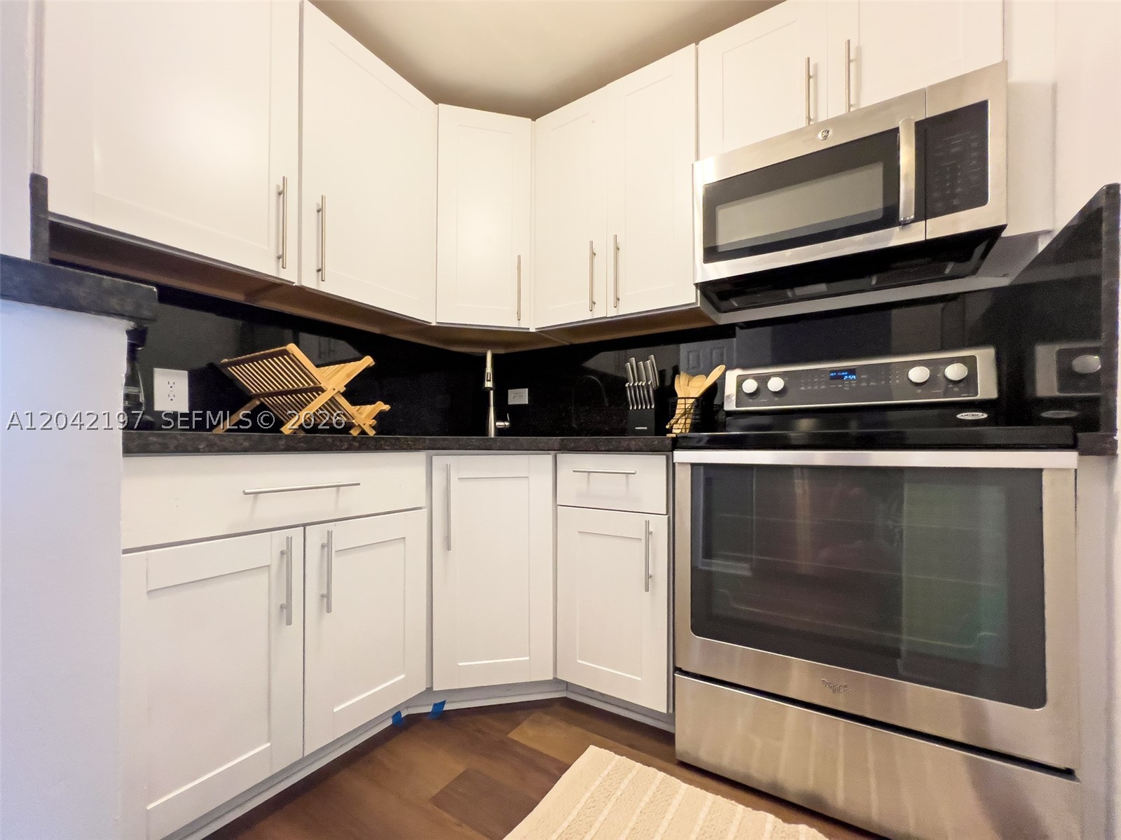 BAYSHORE YACHT & TENNIS C - Residential