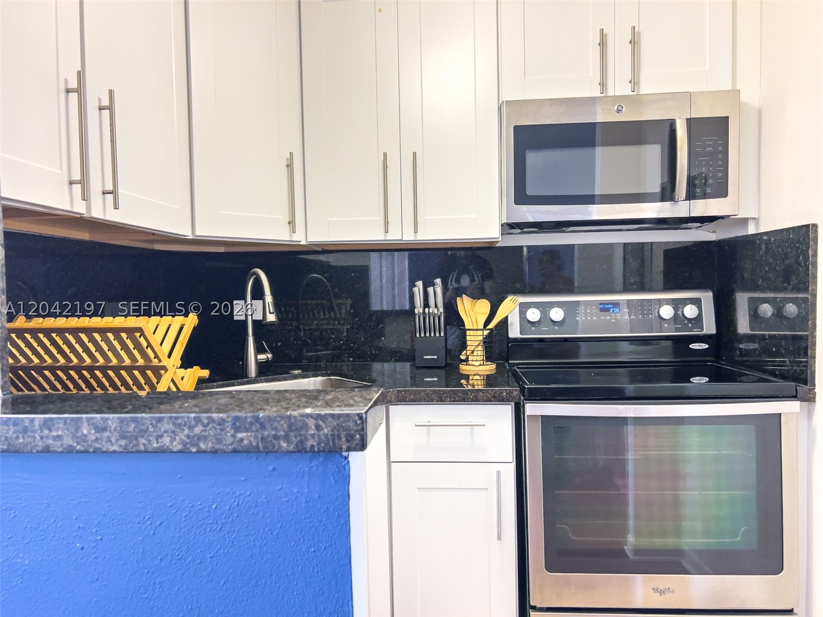 BAYSHORE YACHT & TENNIS C - Residential