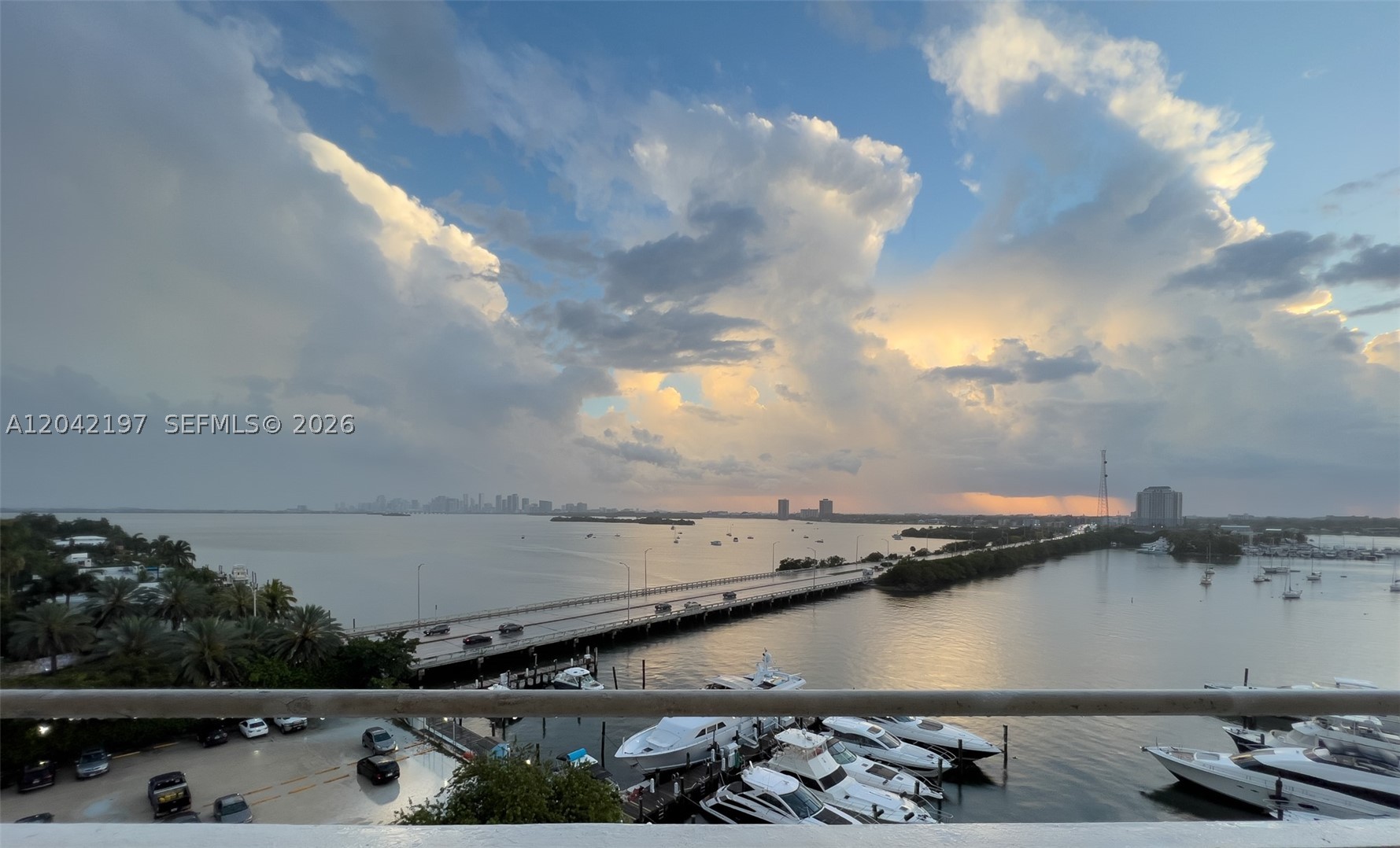 BAYSHORE YACHT & TENNIS C - Residential