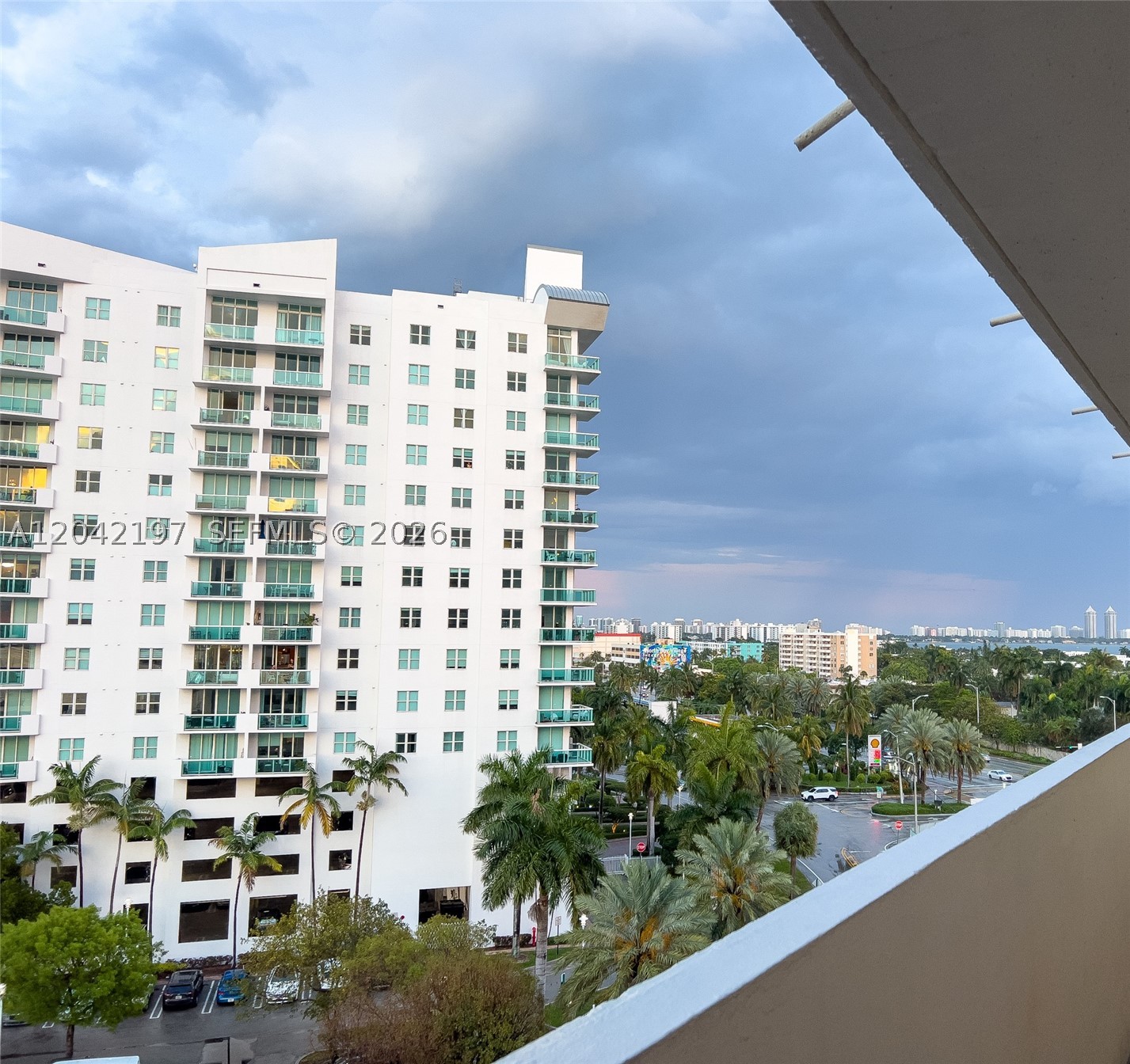 BAYSHORE YACHT & TENNIS C - Residential