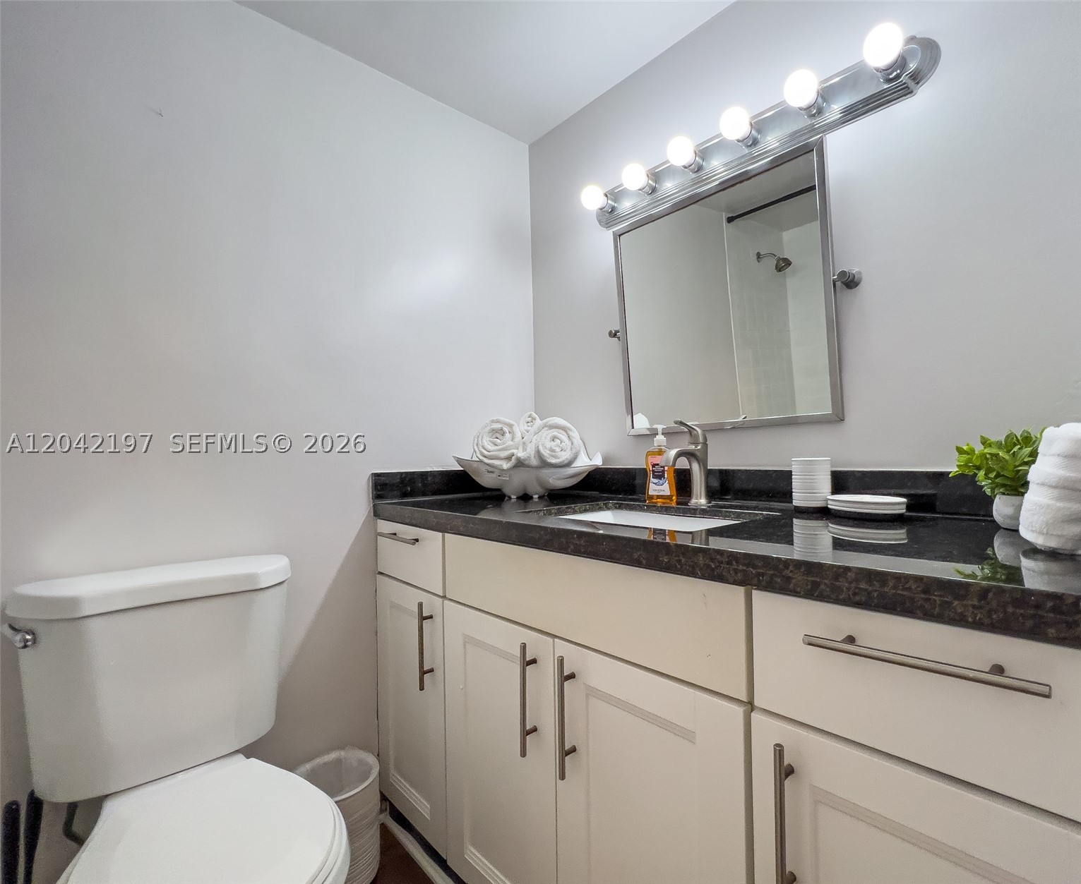BAYSHORE YACHT & TENNIS C - Residential