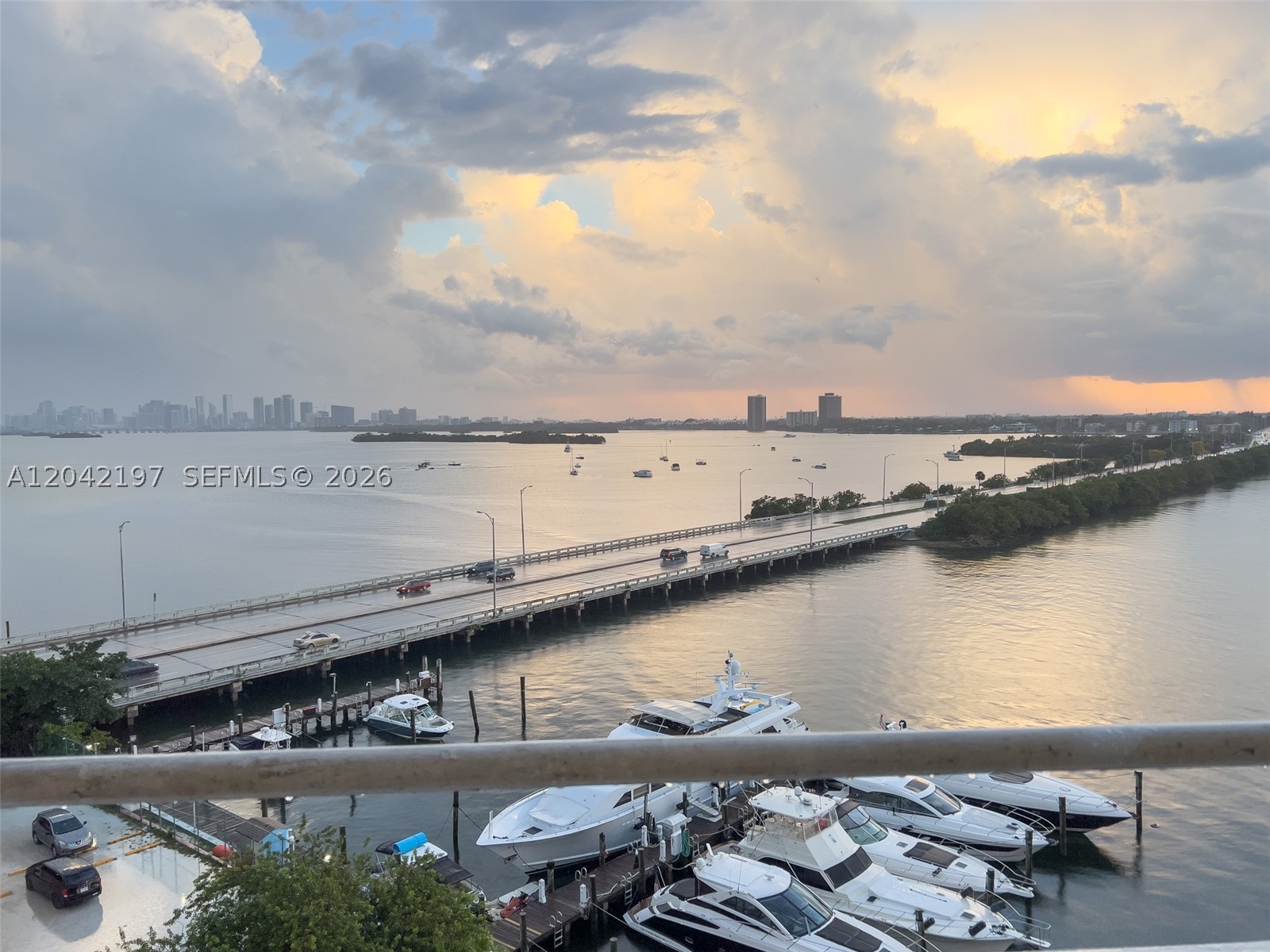 BAYSHORE YACHT & TENNIS C - Residential