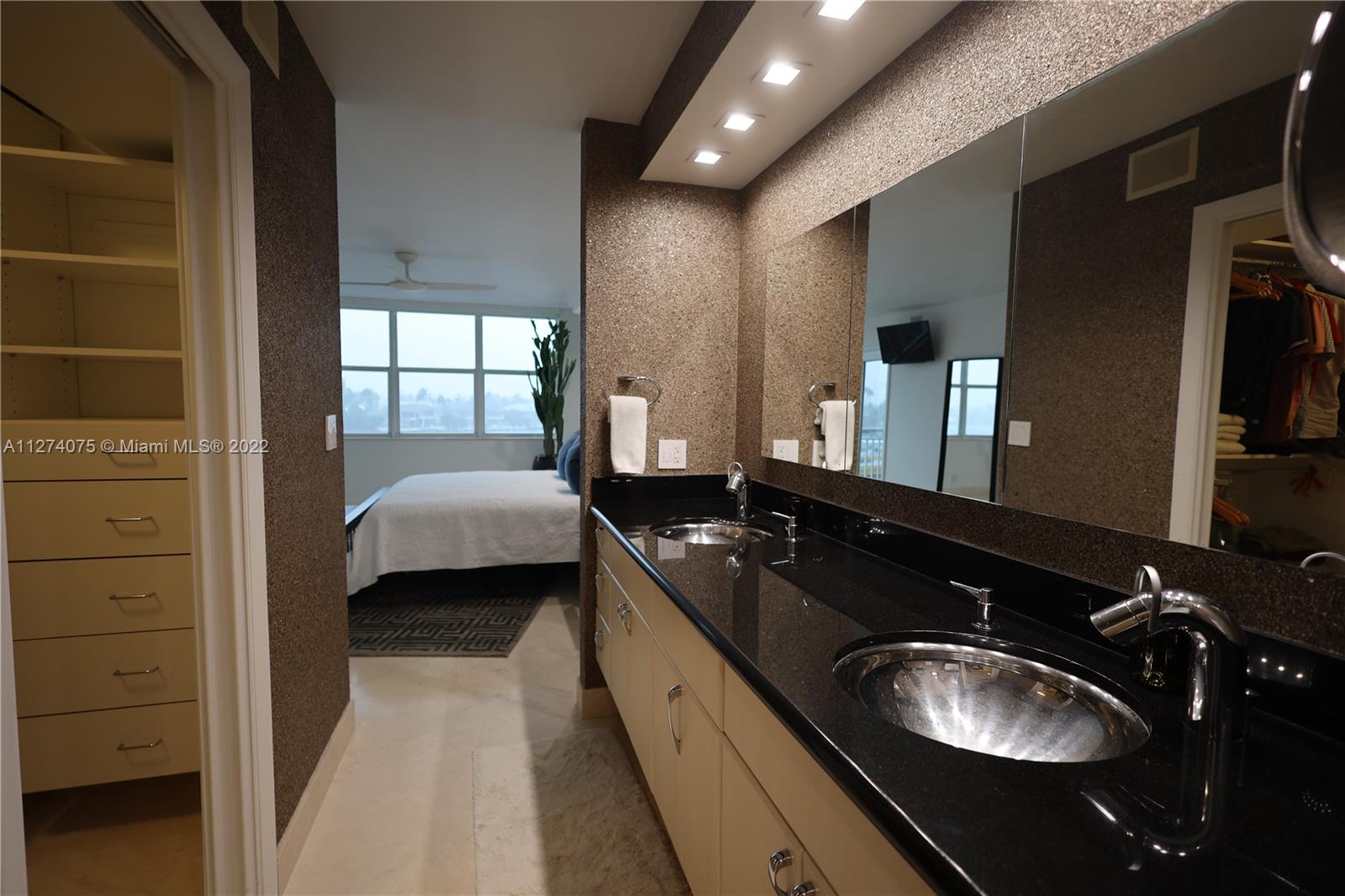 BAYSHORE TOWERS OF FT LAU - Residential Lease