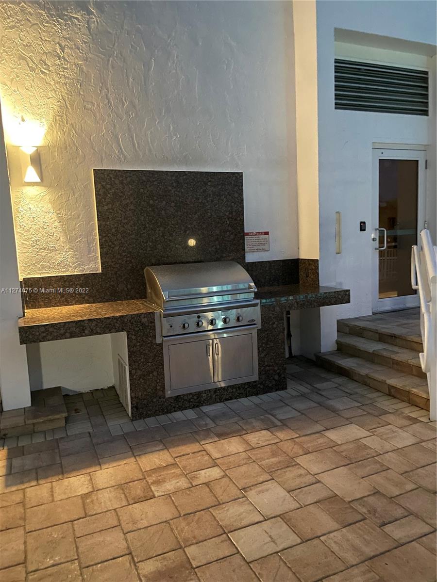 BAYSHORE TOWERS OF FT LAU - Residential Lease
