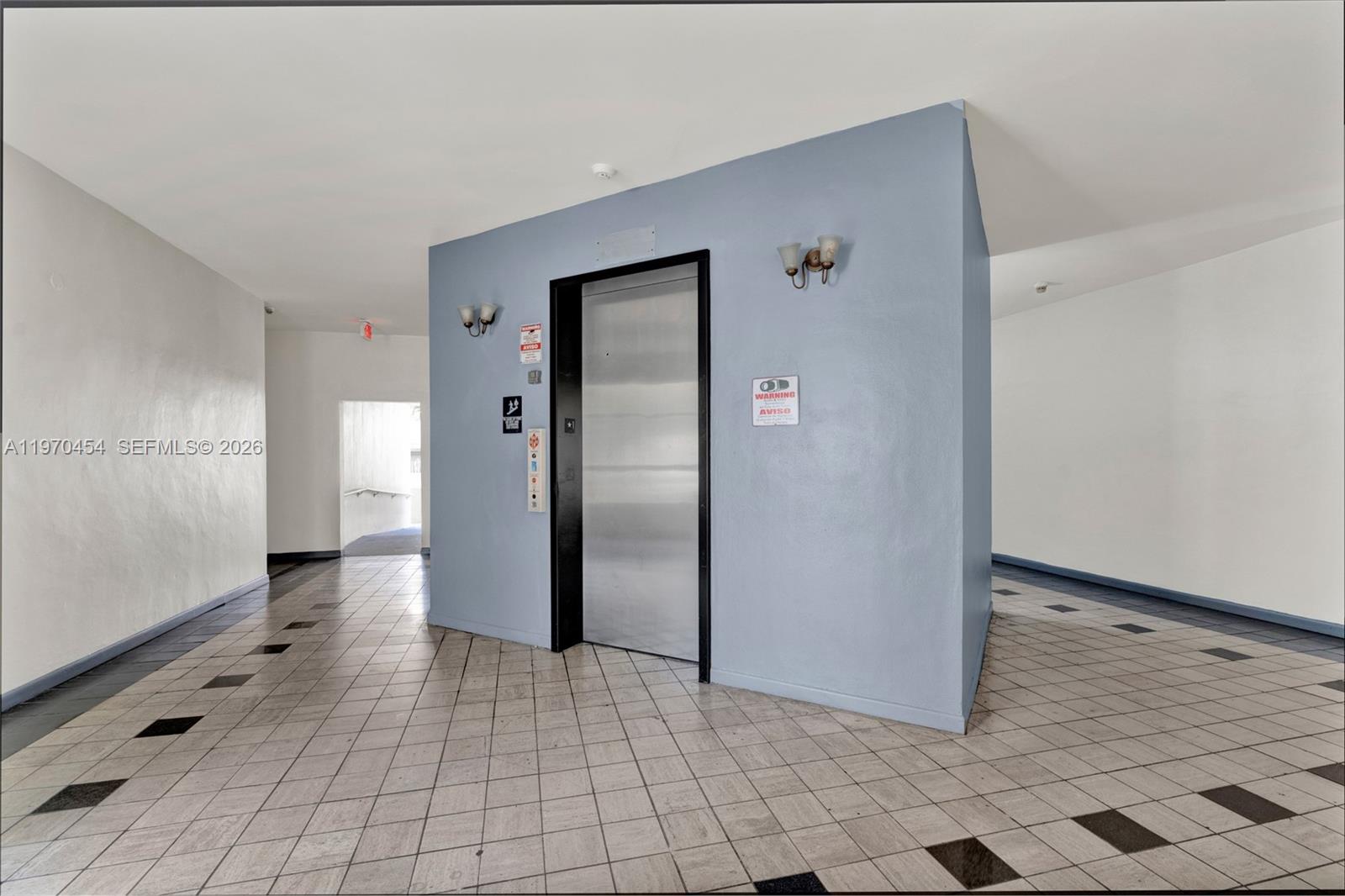 ROYAL PALMS CONDO - Residential