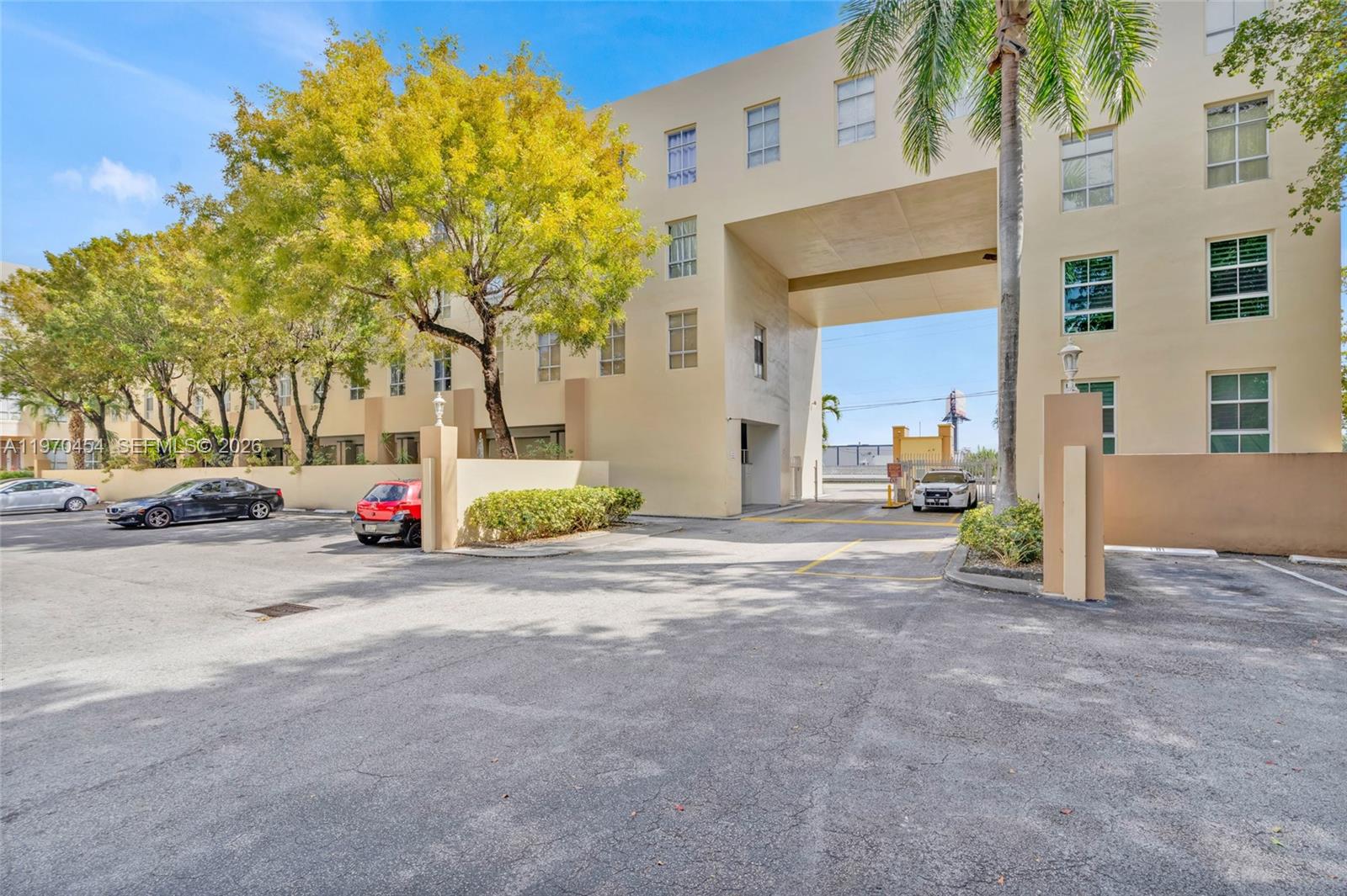 ROYAL PALMS CONDO - Residential