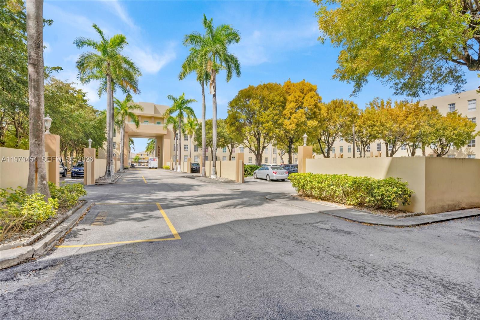 ROYAL PALMS CONDO - Residential