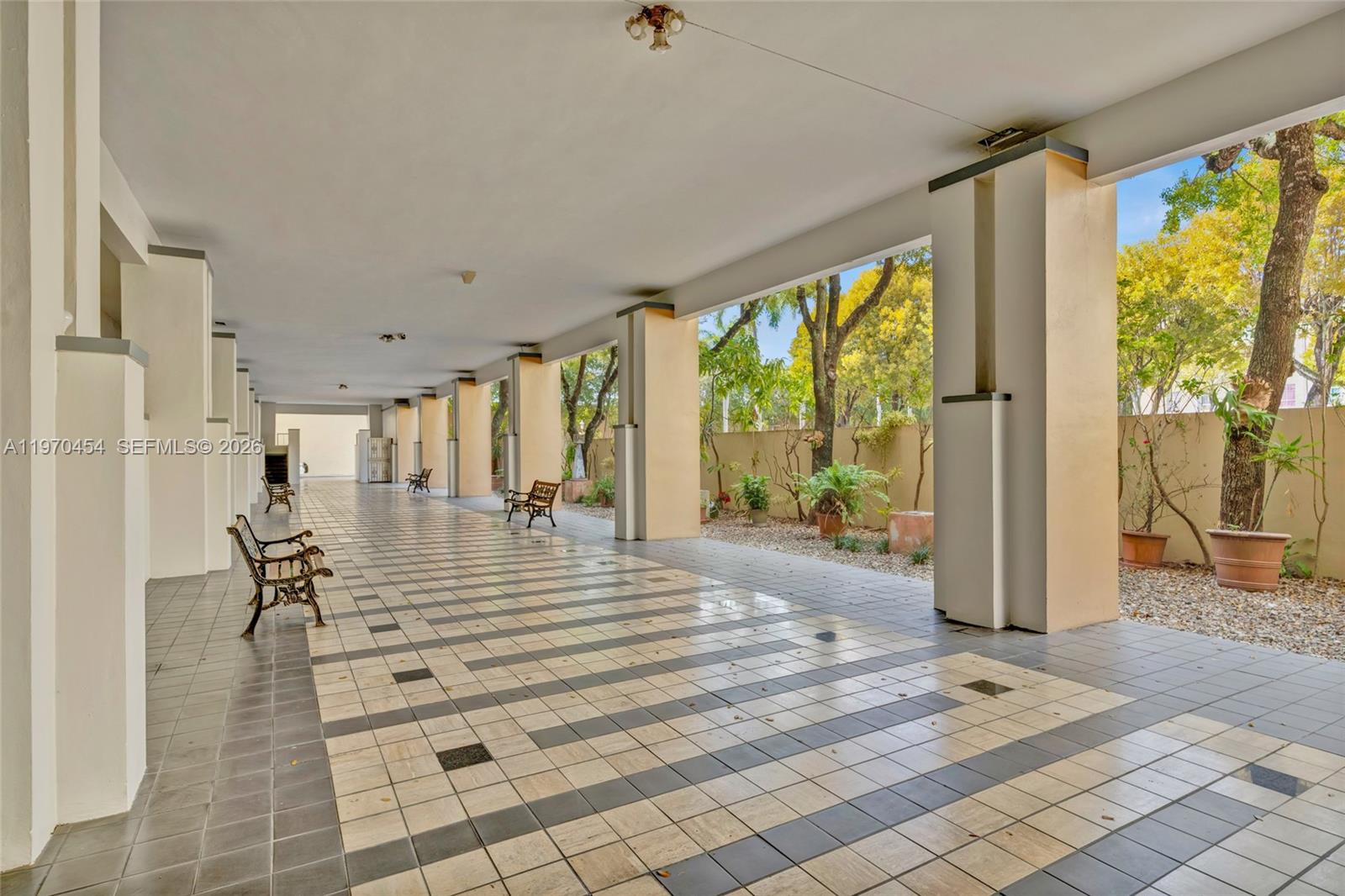 ROYAL PALMS CONDO - Residential