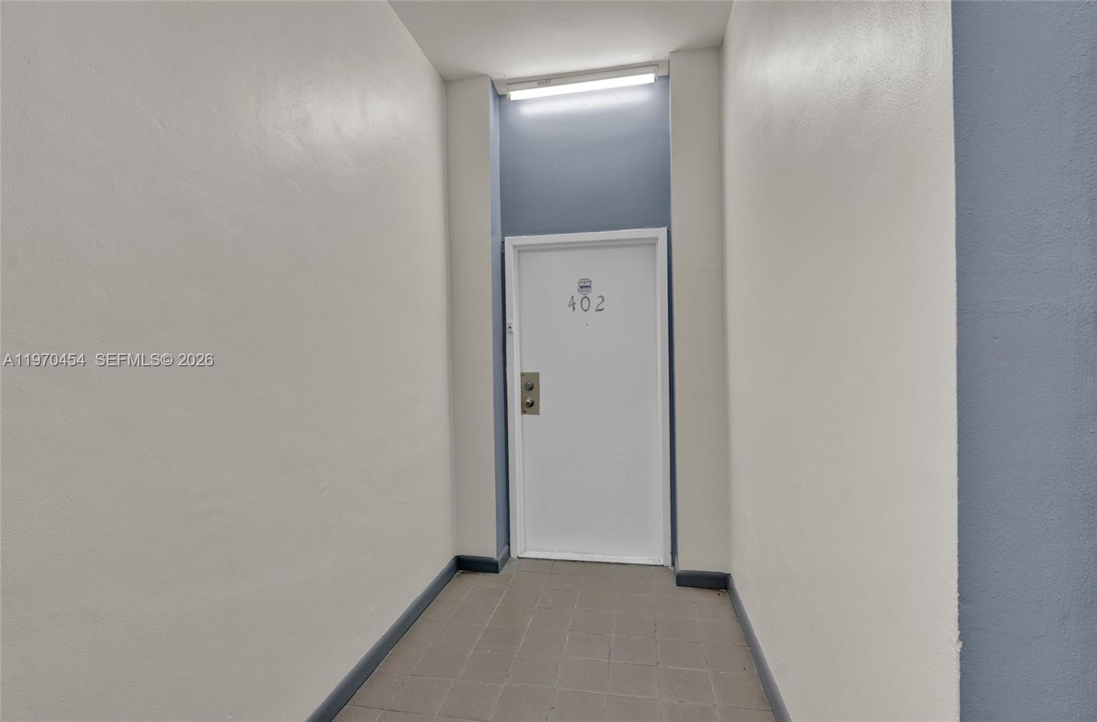 ROYAL PALMS CONDO - Residential