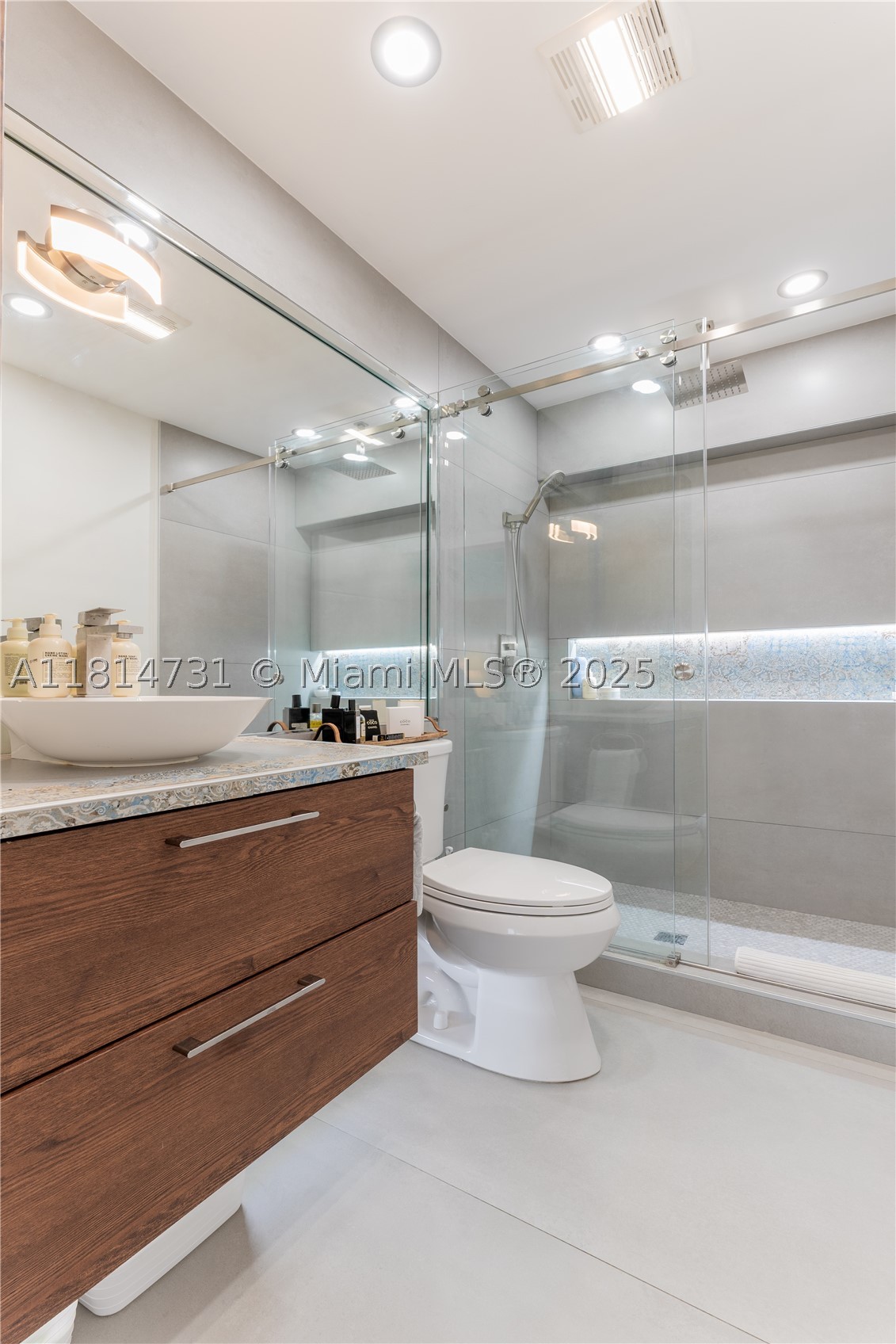 GOLDEN ISLES TOWERS CONDO - Residential