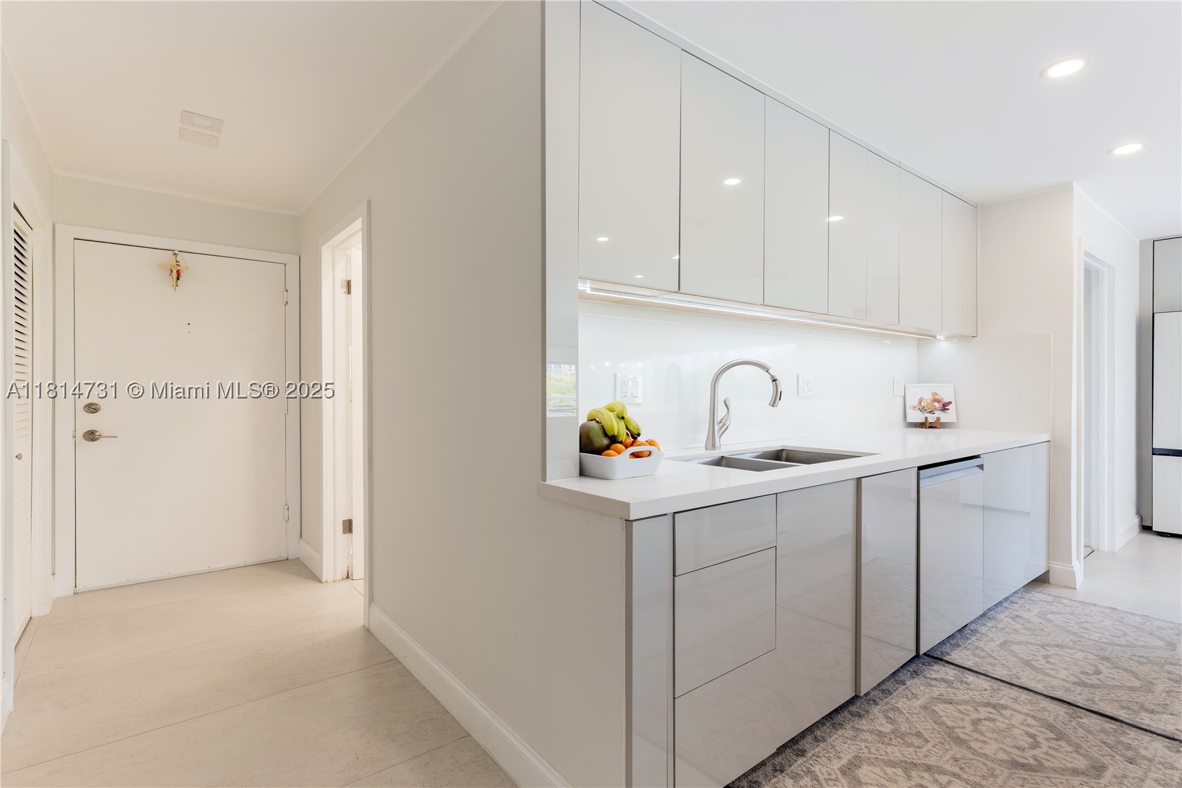 GOLDEN ISLES TOWERS CONDO - Residential