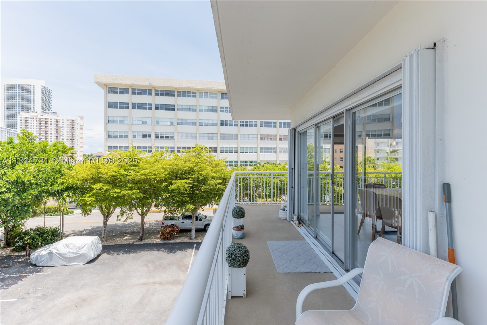 GOLDEN ISLES TOWERS CONDO - Residential