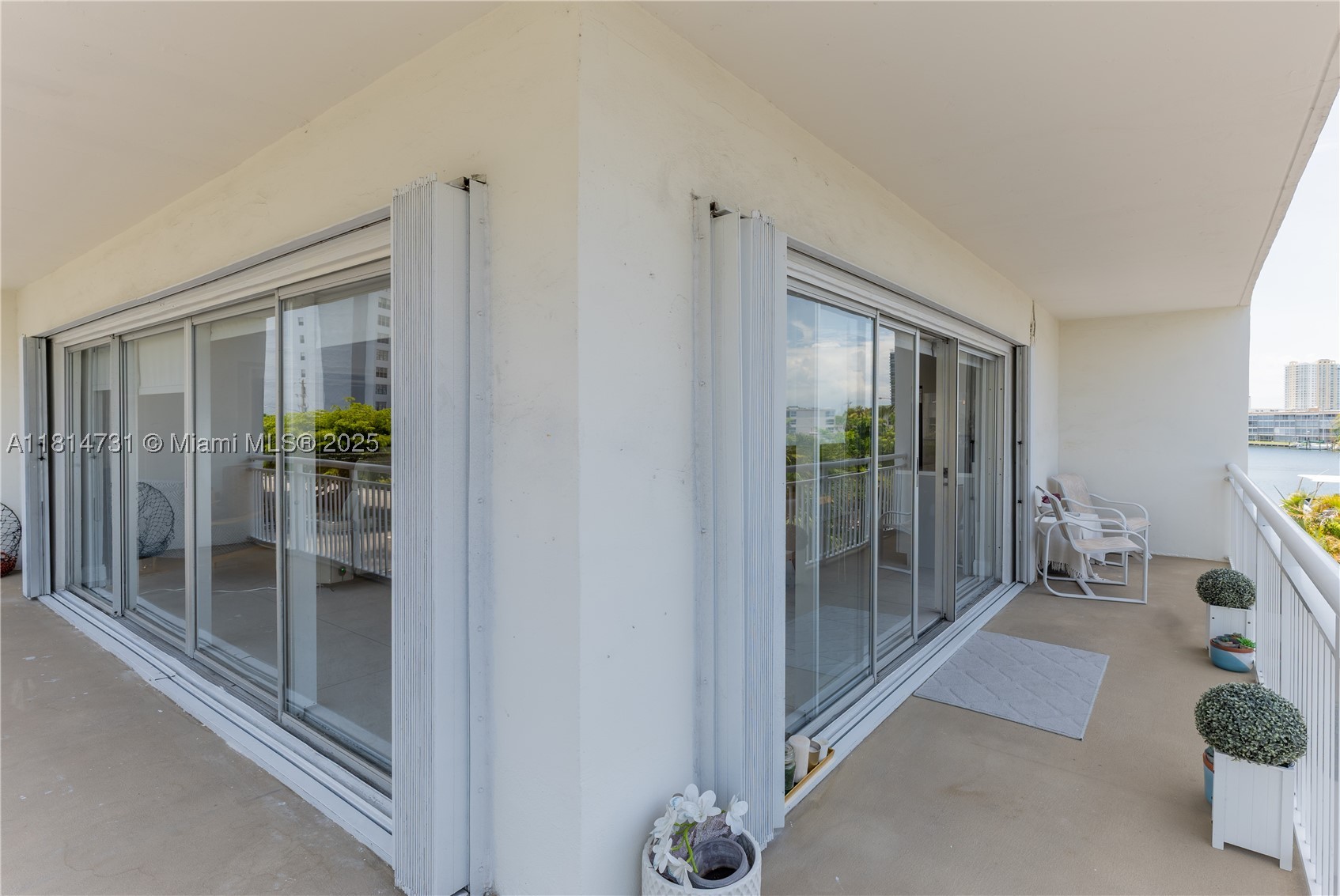 GOLDEN ISLES TOWERS CONDO - Residential