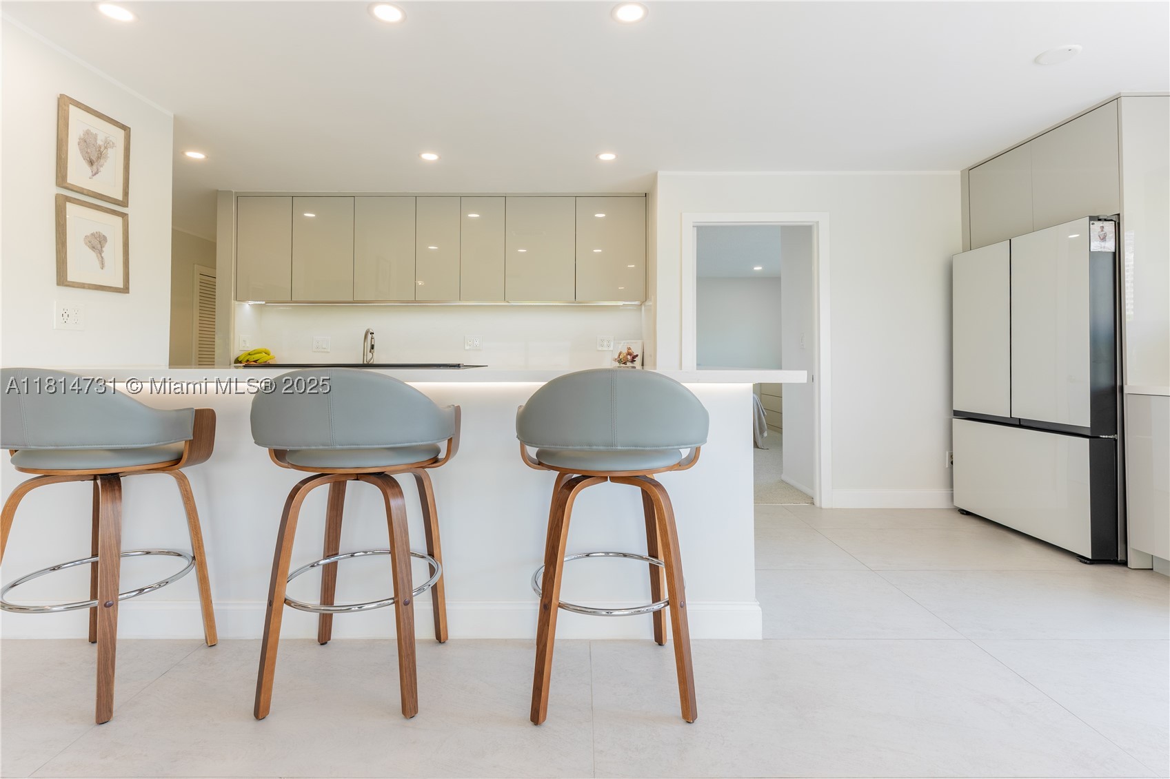GOLDEN ISLES TOWERS CONDO - Residential
