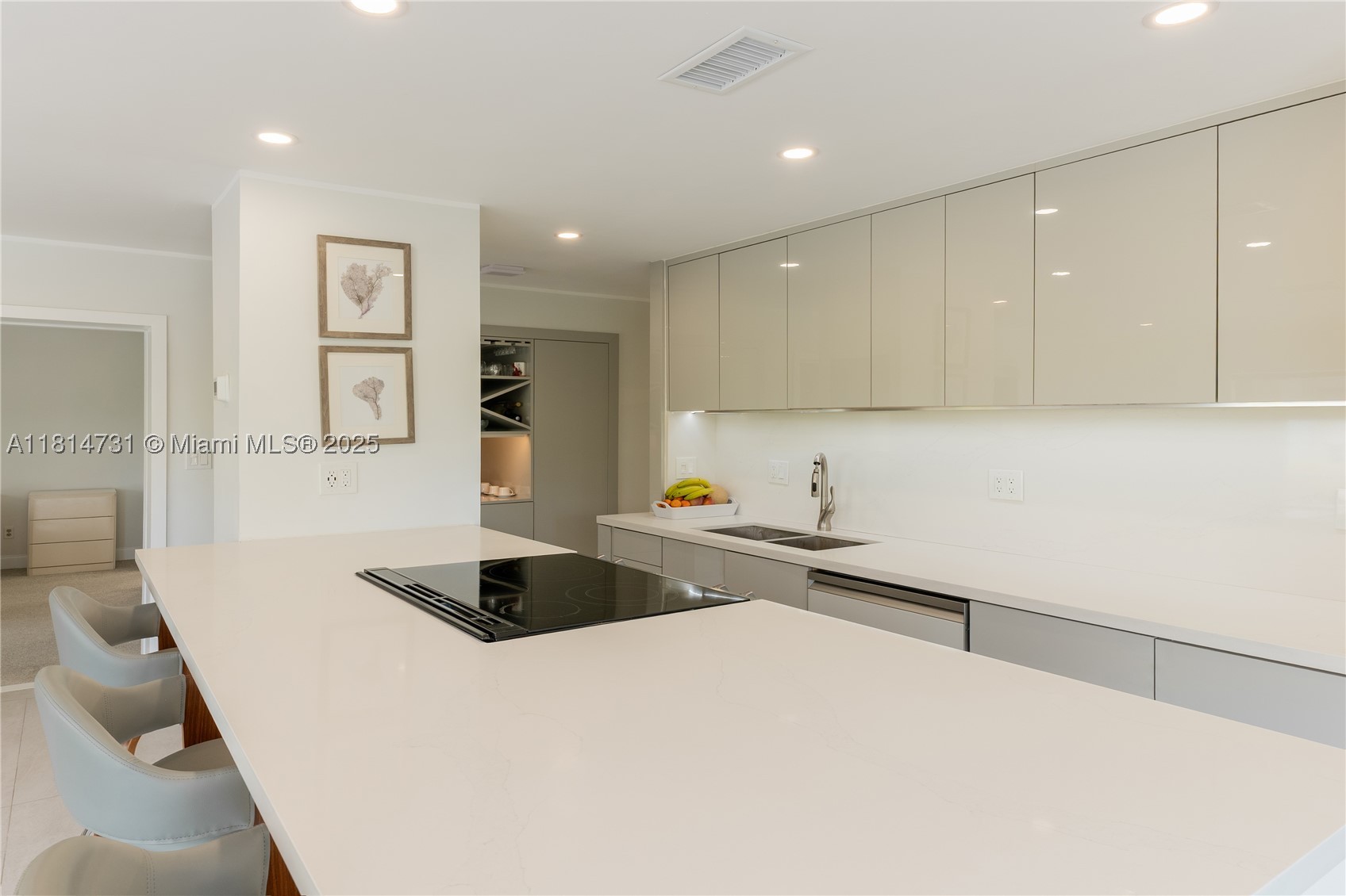 GOLDEN ISLES TOWERS CONDO - Residential