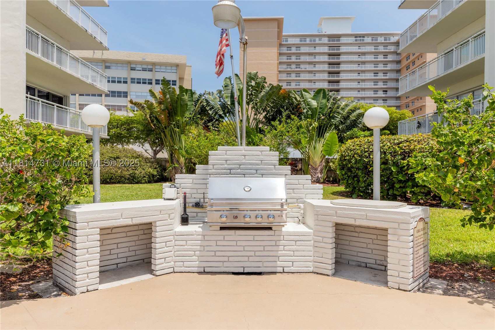 GOLDEN ISLES TOWERS CONDO - Residential