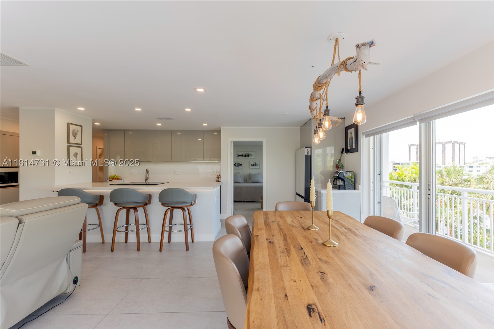 GOLDEN ISLES TOWERS CONDO - Residential