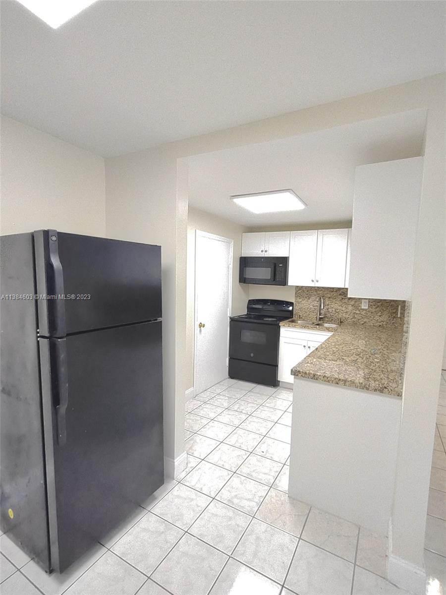 EL PALMAR CONDO - Residential Lease
