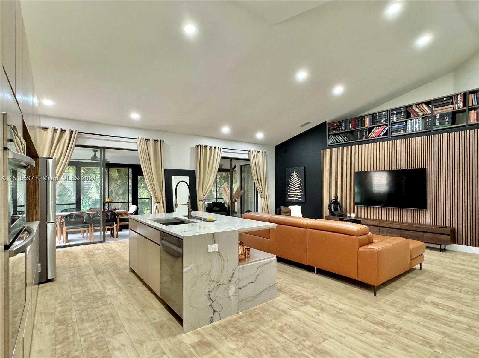LEXINGTON CLUB - Residential