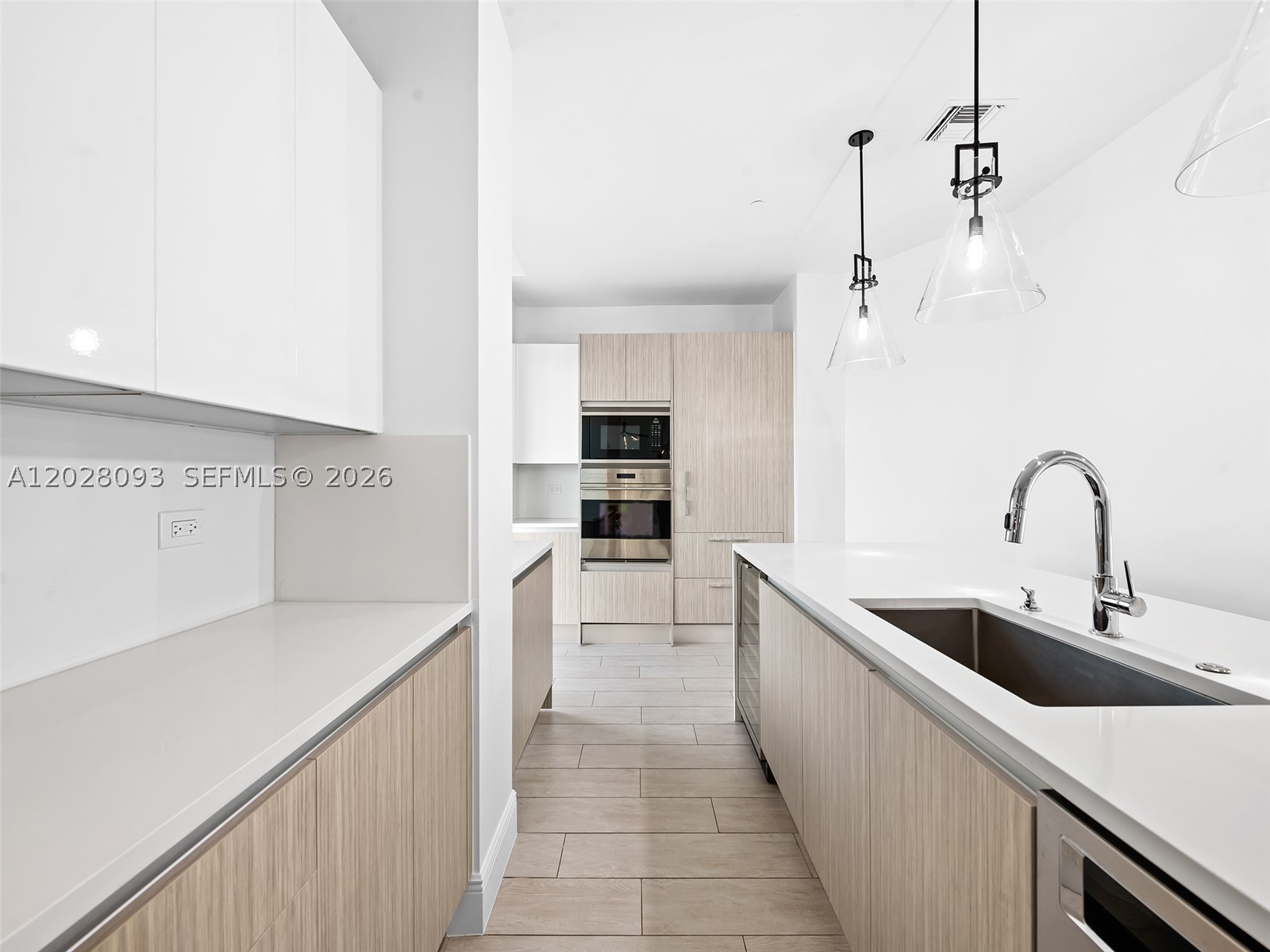 AQUALUNA LAS OLAS CONDO - Residential