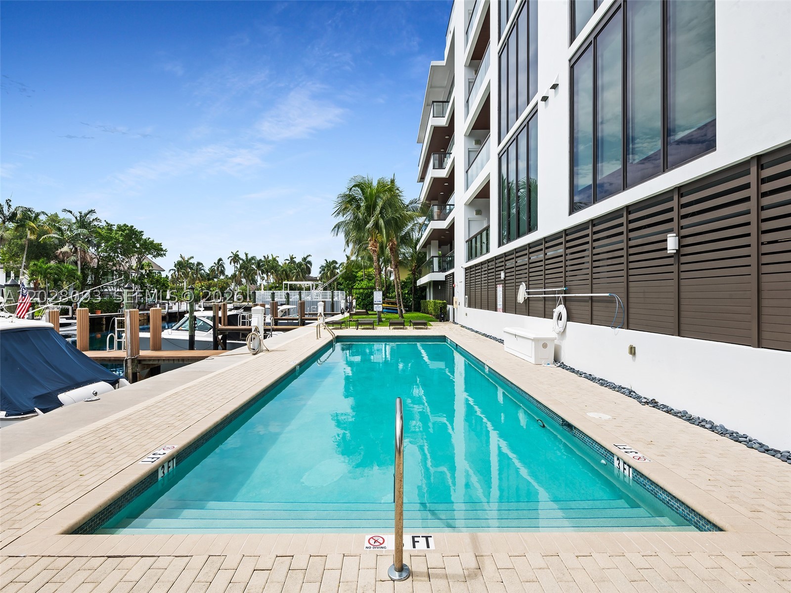 AQUALUNA LAS OLAS CONDO - Residential
