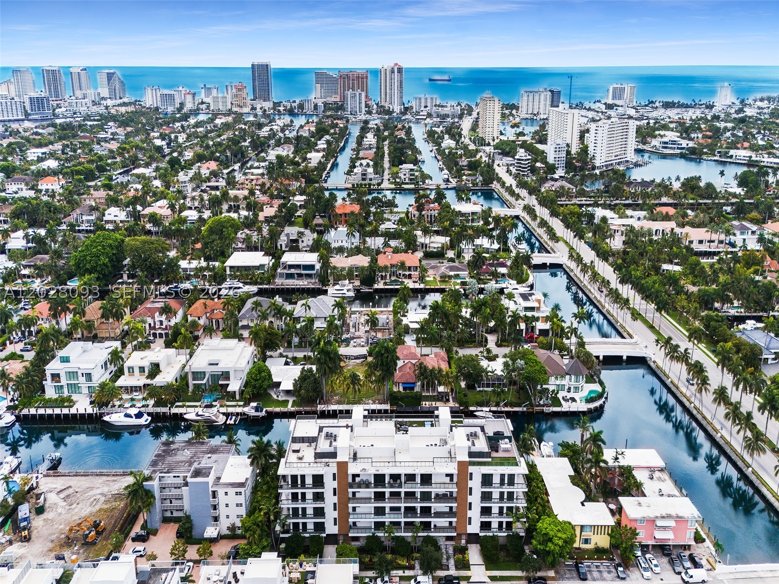 AQUALUNA LAS OLAS CONDO - Residential