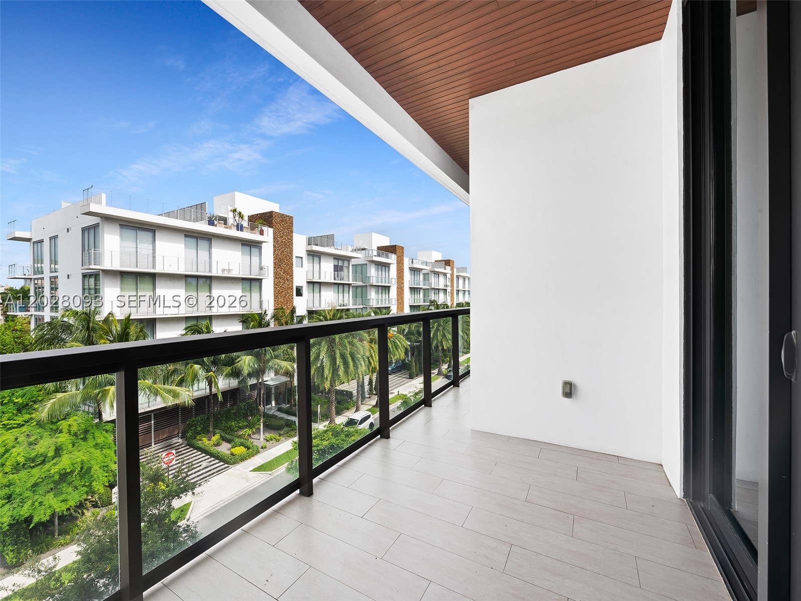 AQUALUNA LAS OLAS CONDO - Residential