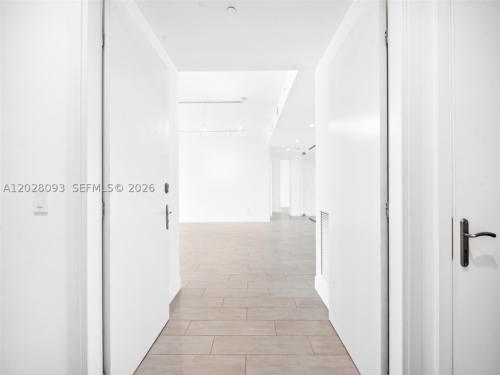 AQUALUNA LAS OLAS CONDO - Residential