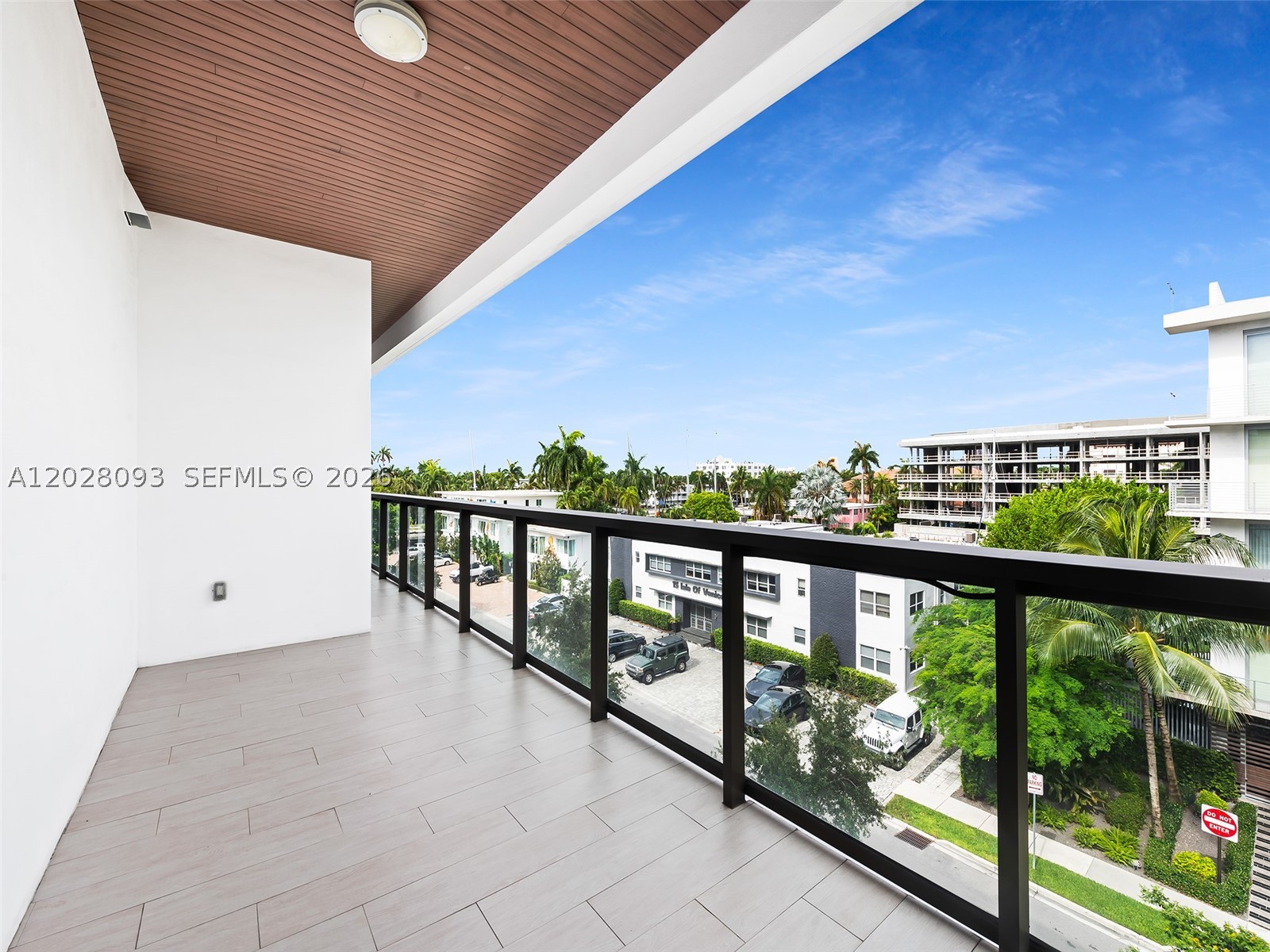 AQUALUNA LAS OLAS CONDO - Residential