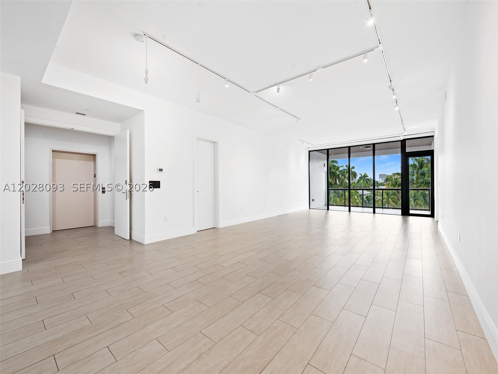 AQUALUNA LAS OLAS CONDO - Residential