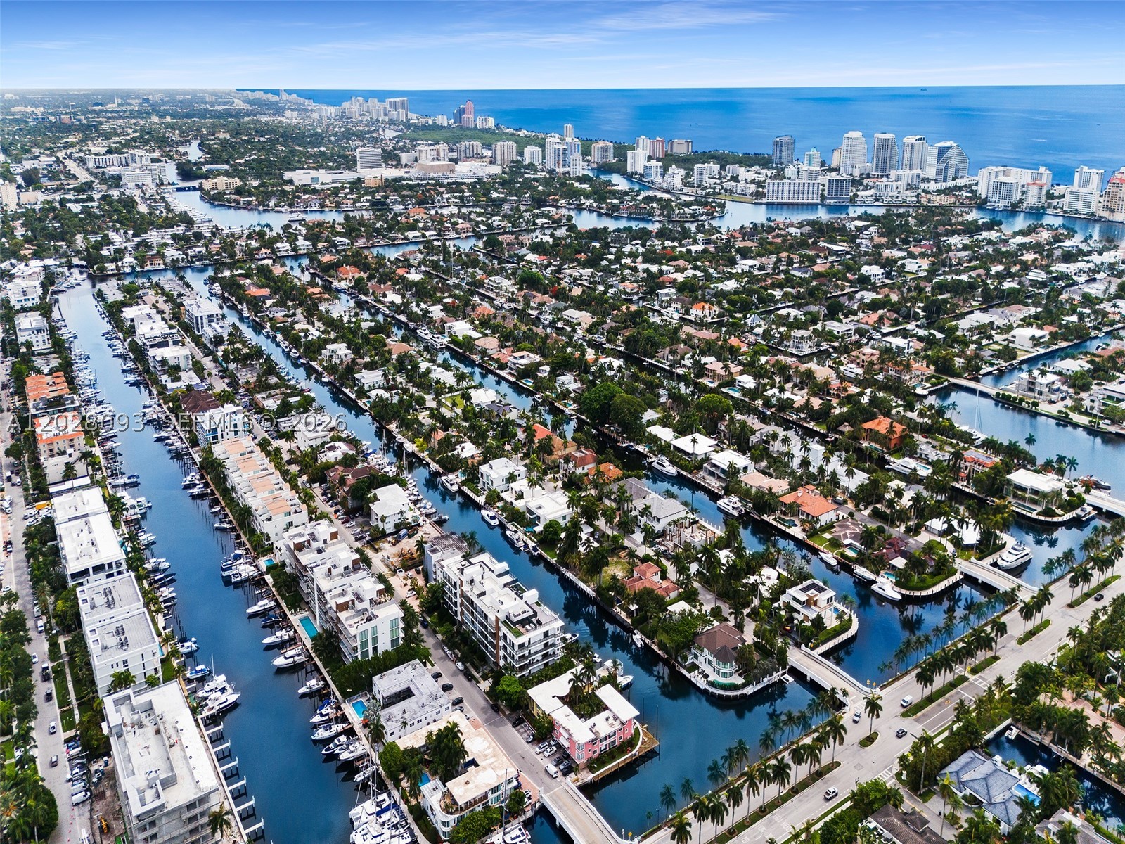 AQUALUNA LAS OLAS CONDO - Residential