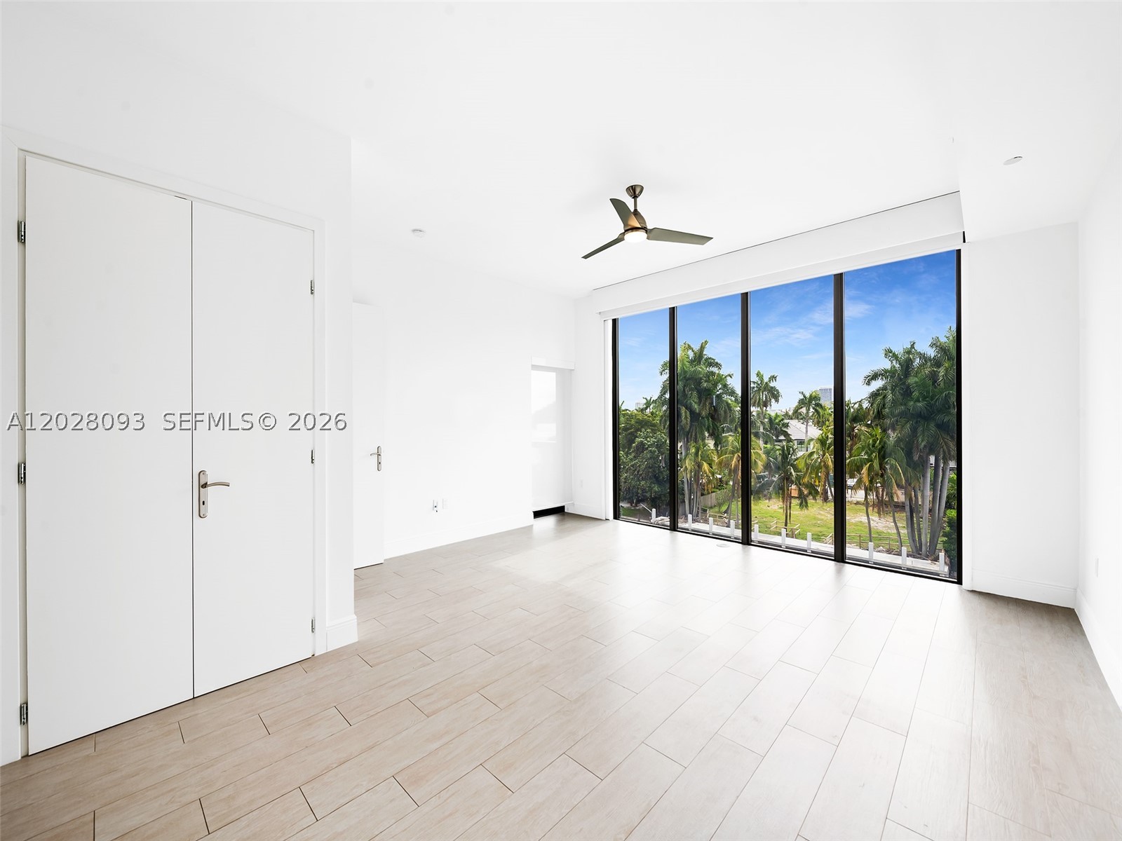 AQUALUNA LAS OLAS CONDO - Residential