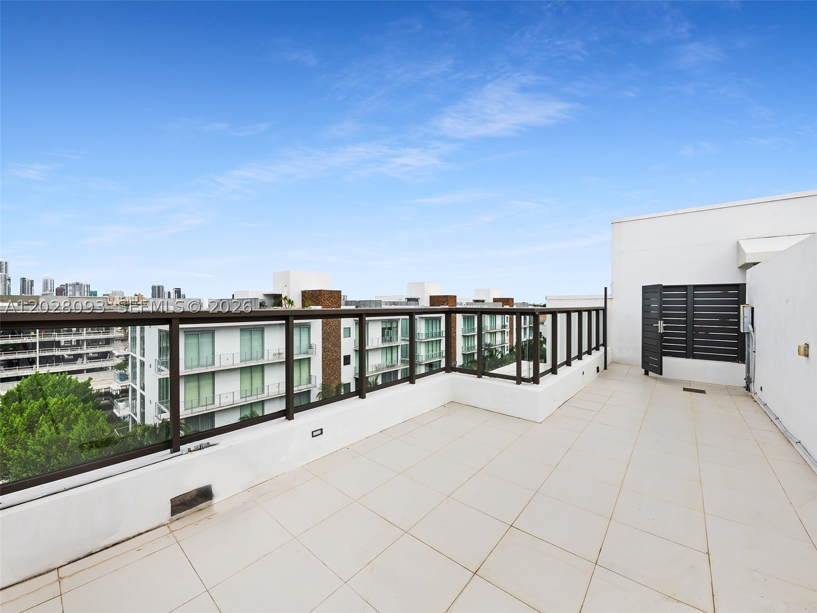 AQUALUNA LAS OLAS CONDO - Residential
