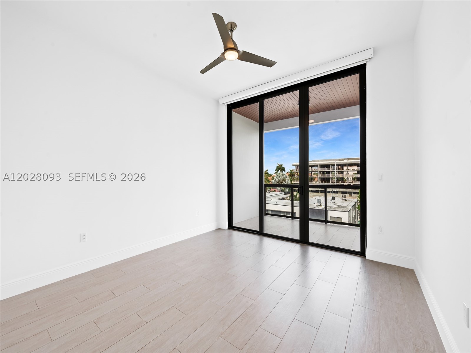 AQUALUNA LAS OLAS CONDO - Residential