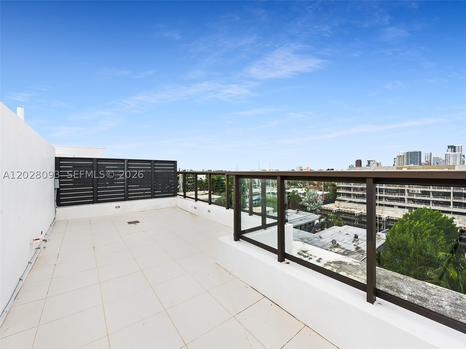 AQUALUNA LAS OLAS CONDO - Residential