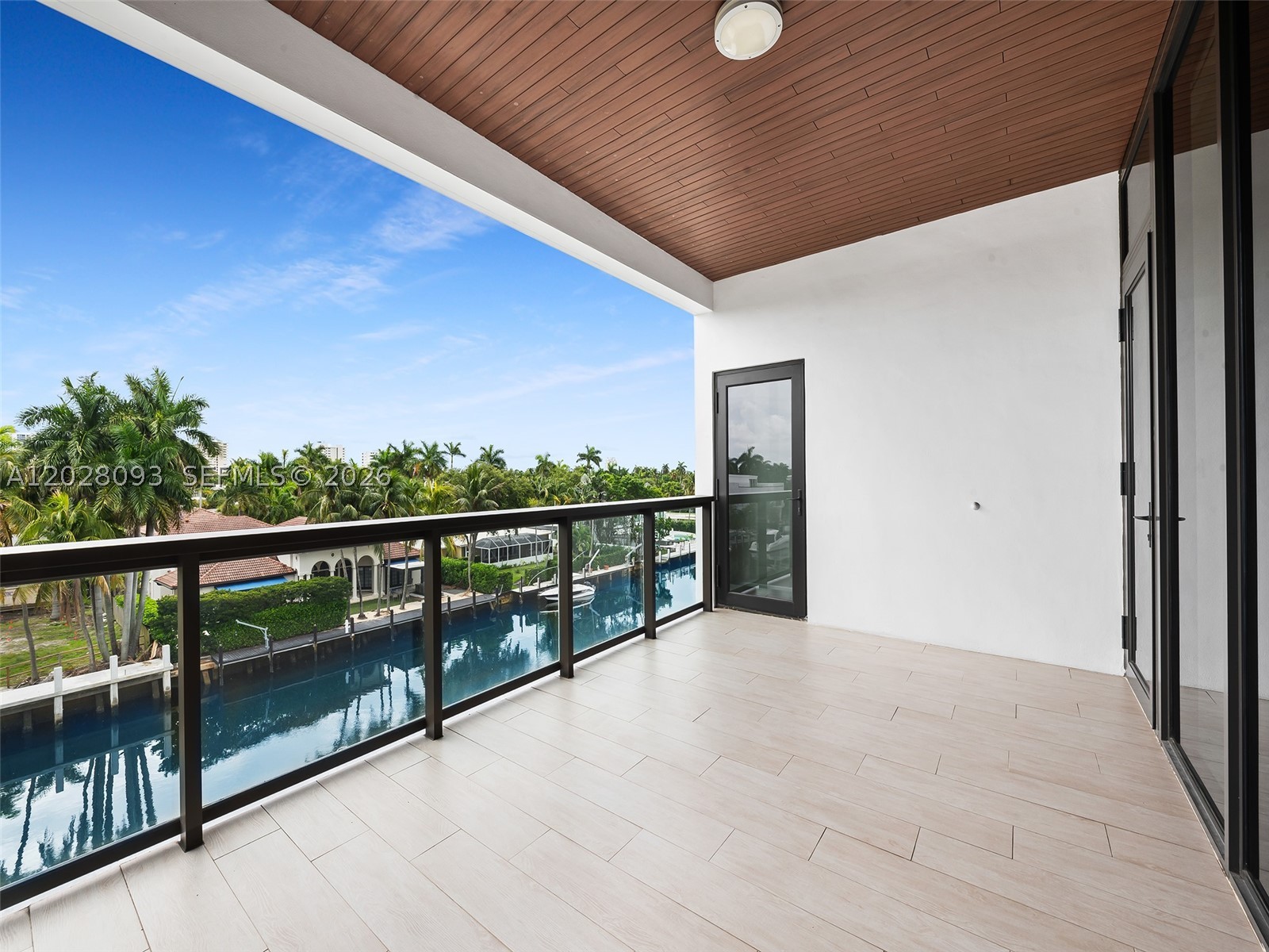 AQUALUNA LAS OLAS CONDO - Residential
