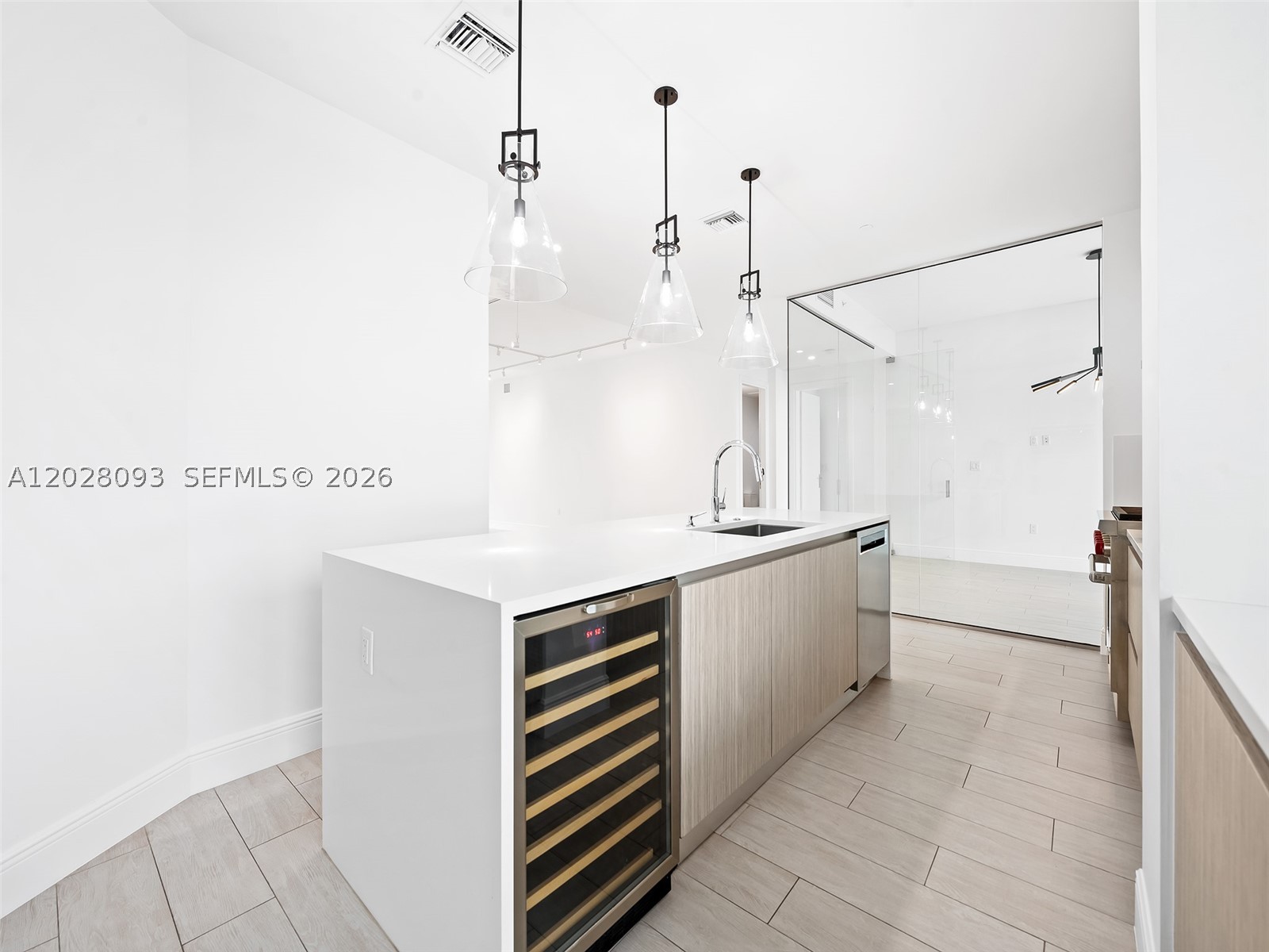 AQUALUNA LAS OLAS CONDO - Residential
