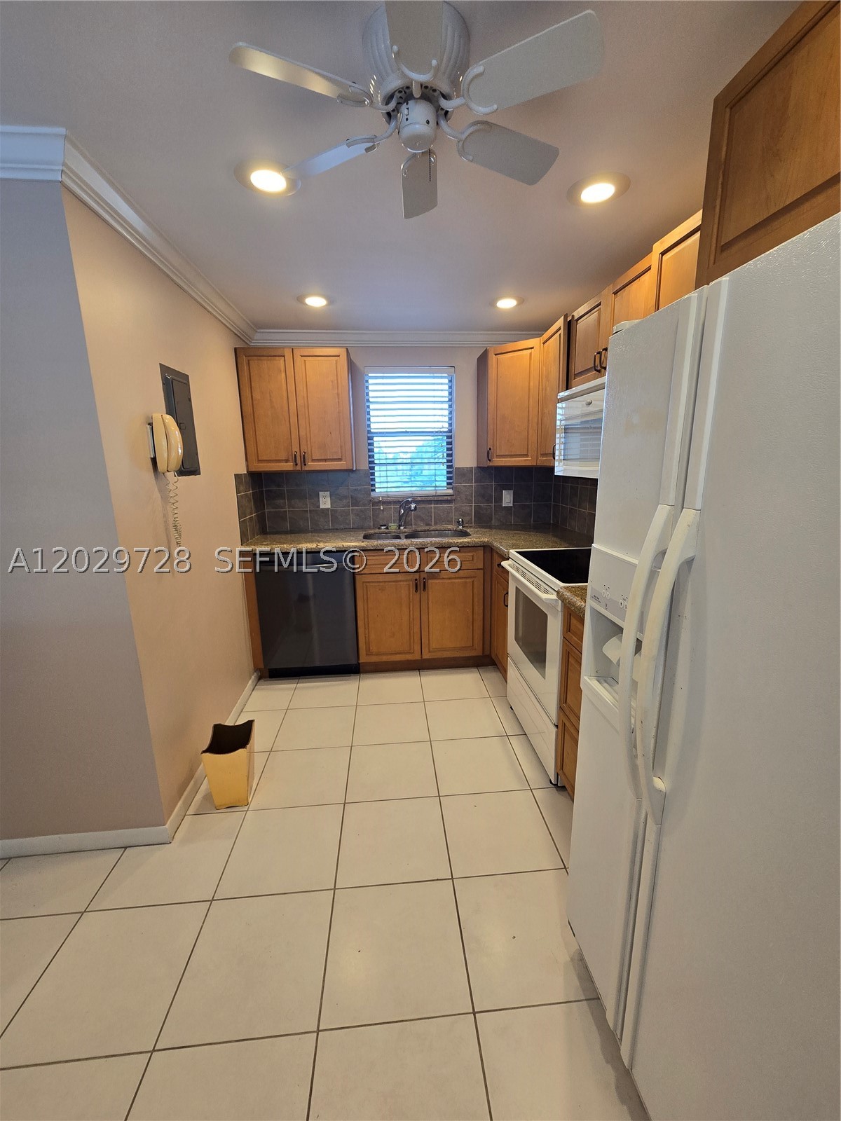 DEER CREEK COUNTRY CLUB - Residential