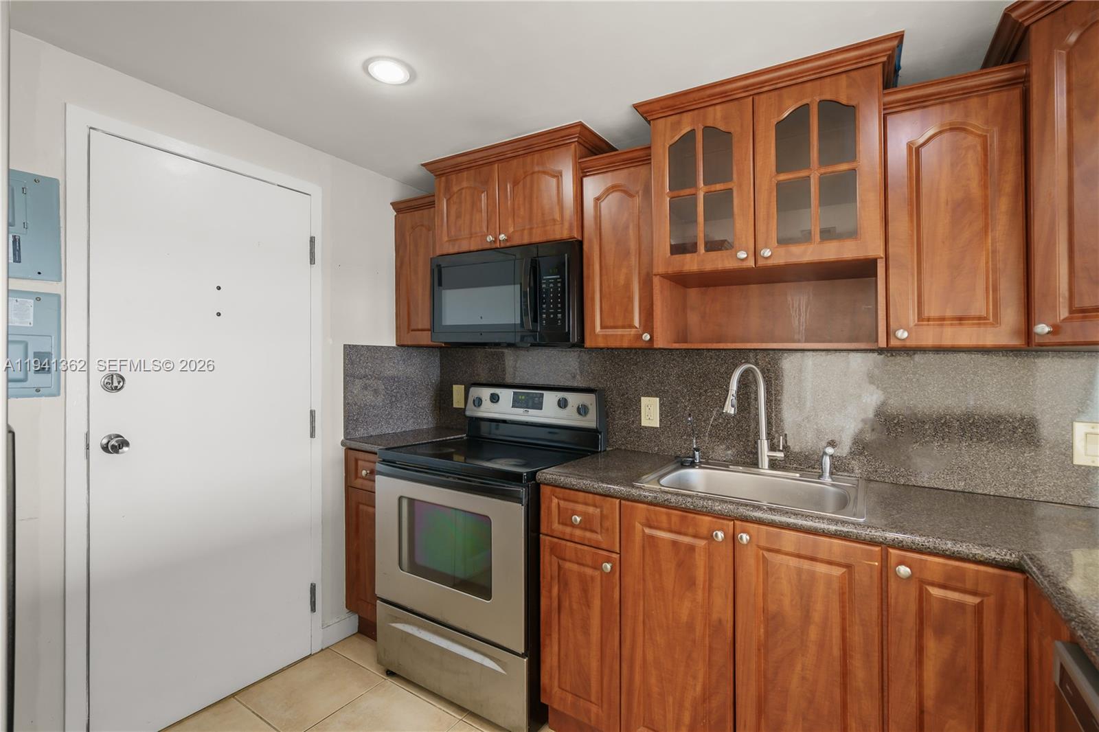 GOLDEN HORN CONDO - Residential