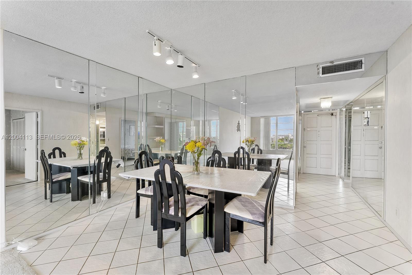 NO 21 PALM-AIRE COUNTRY C - Residential
