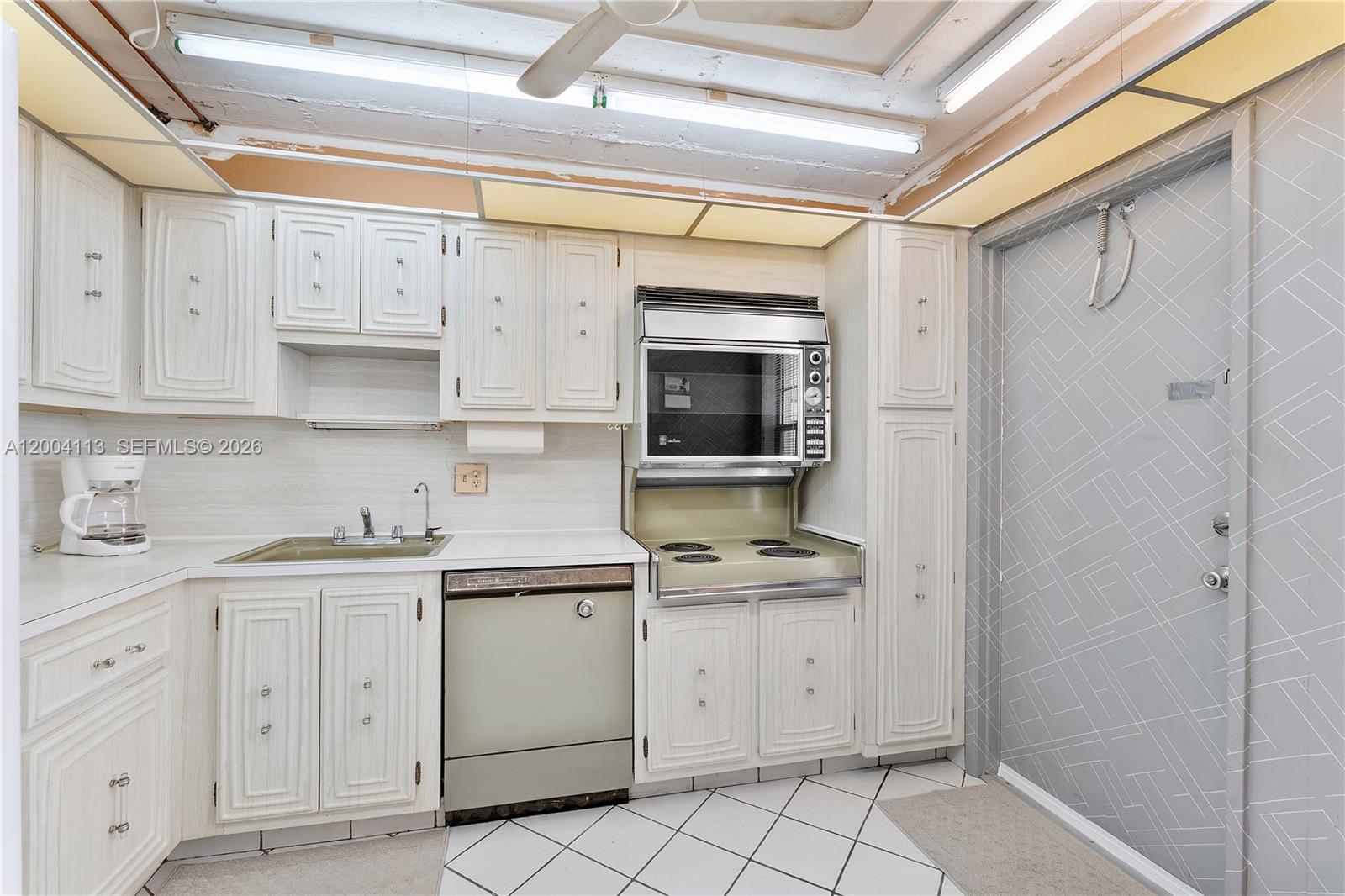 NO 21 PALM-AIRE COUNTRY C - Residential