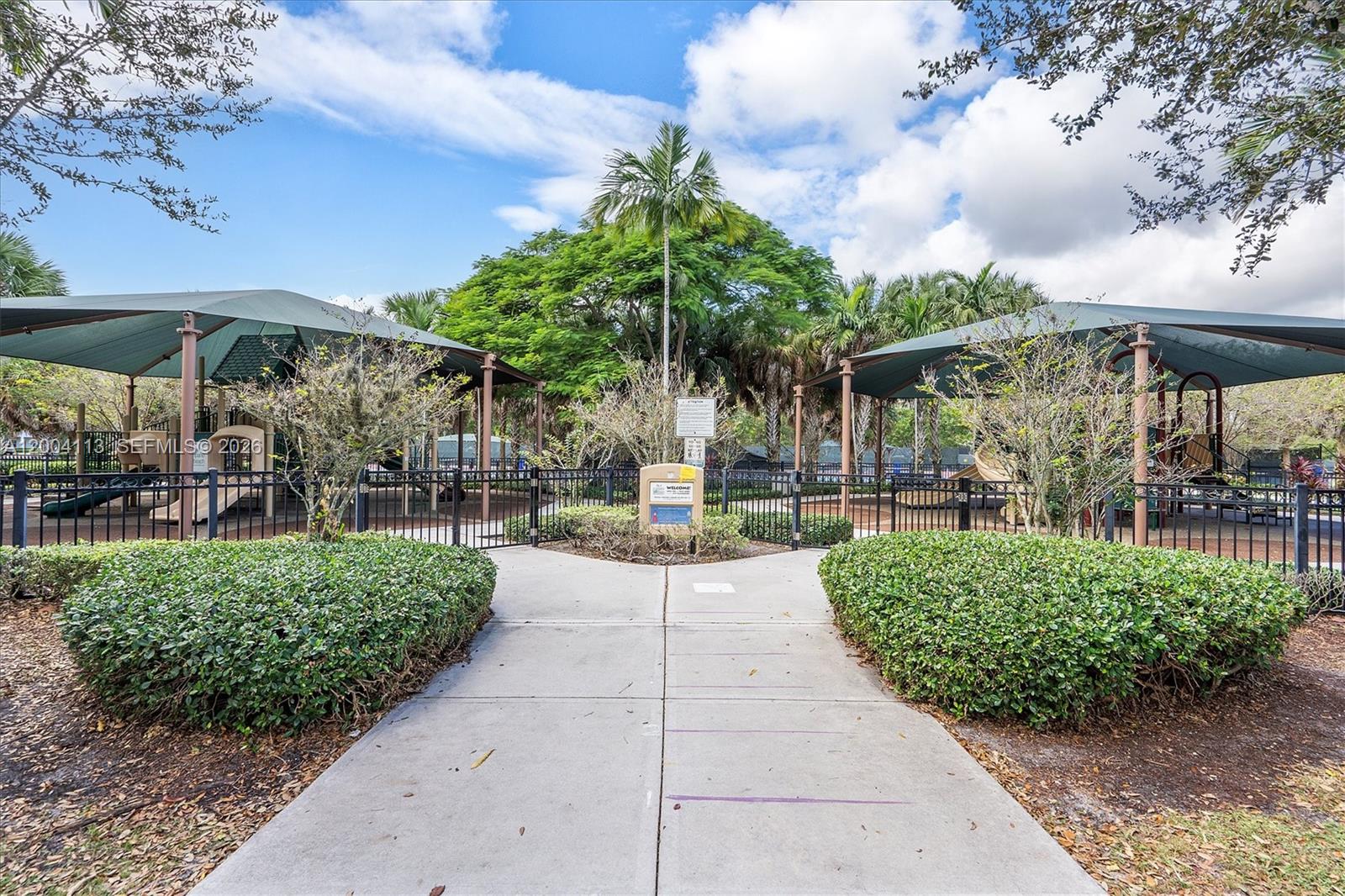 NO 21 PALM-AIRE COUNTRY C - Residential
