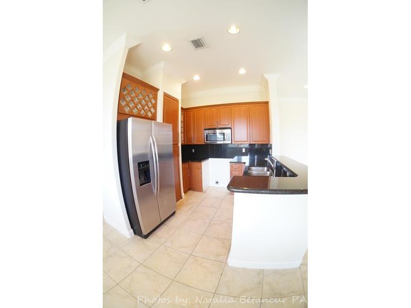 VALENCIA ACRES - Residential Lease