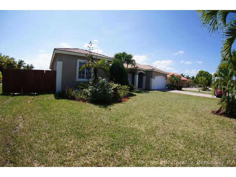 VALENCIA ACRES - Residential Lease