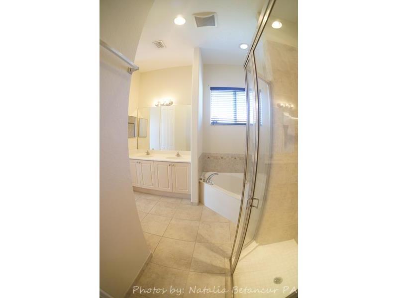 VALENCIA ACRES - Residential Lease