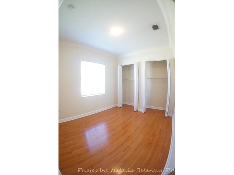 VALENCIA ACRES - Residential Lease