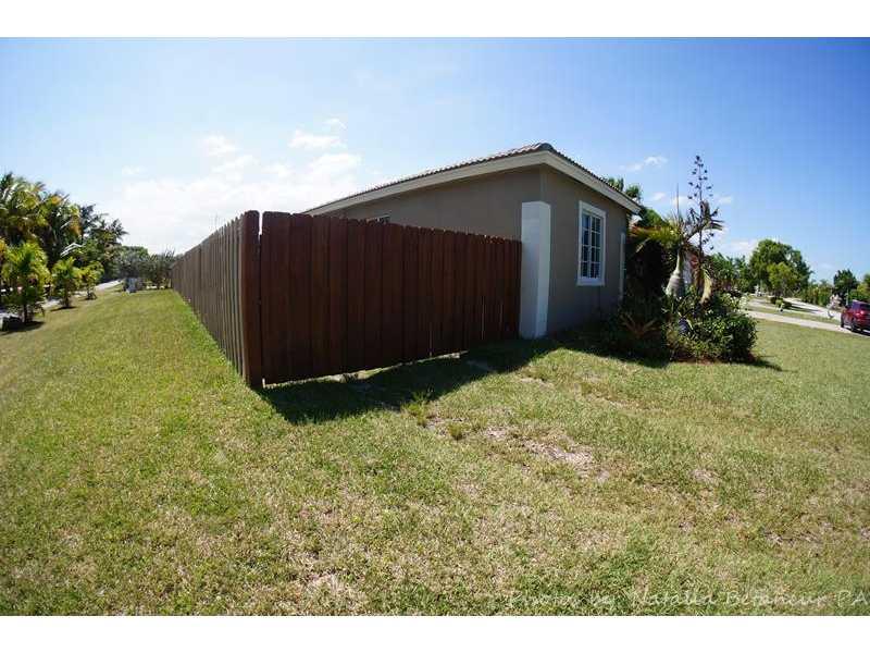 VALENCIA ACRES - Residential Lease