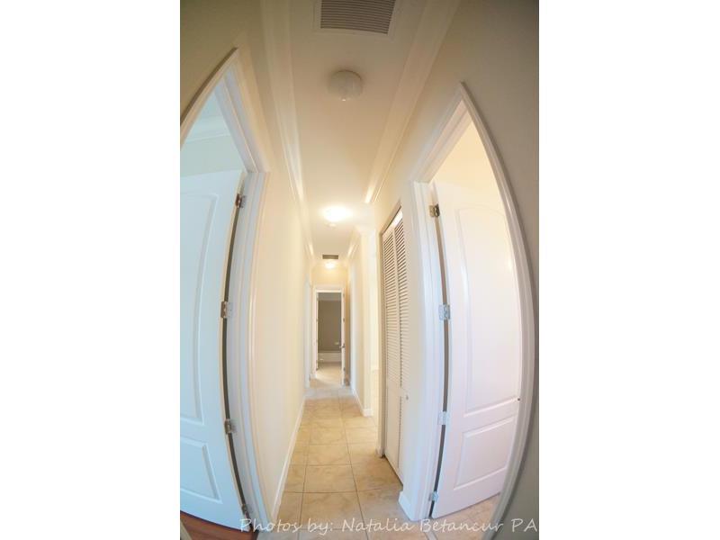 VALENCIA ACRES - Residential Lease
