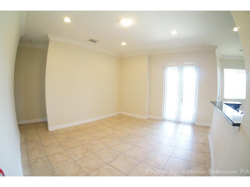 VALENCIA ACRES - Residential Lease