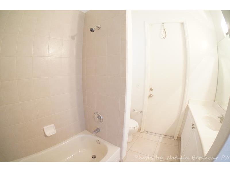 VALENCIA ACRES - Residential Lease